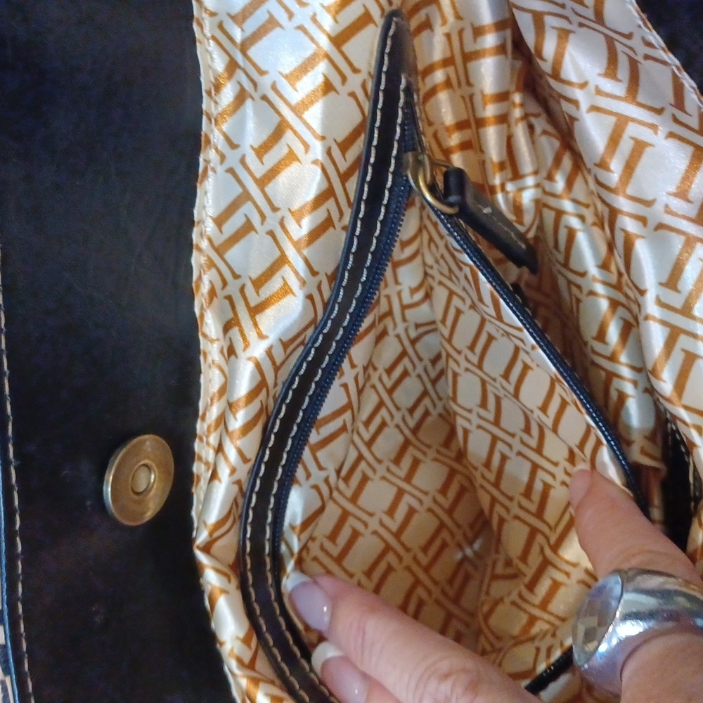 Stunning Tignanello Shoulder Bag - Picture 12 of 14